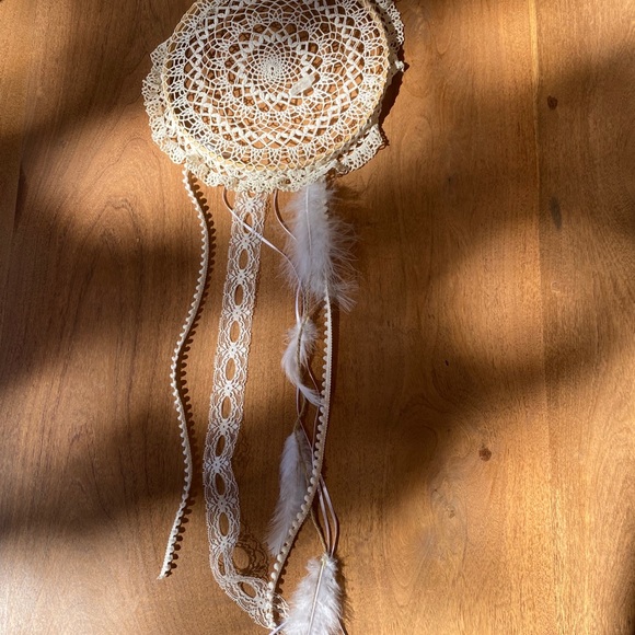 Dream catcher. white with lace, feathers, crystals - Picture 5 of 6